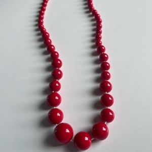 Vintage 1960s Red Acrylic Graduating Bead Necklace